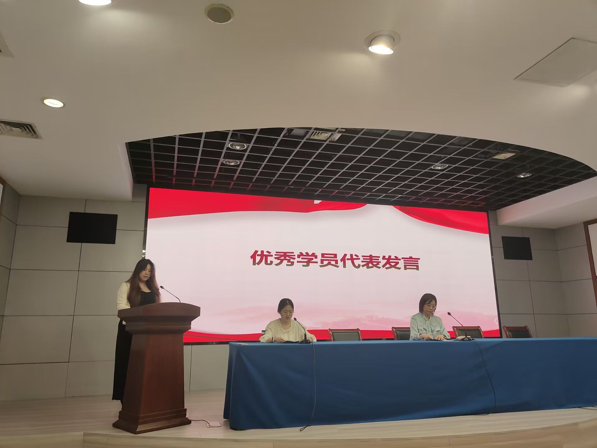 崇川校区"一站式"学生社区分党校第二期培训班顺利结业